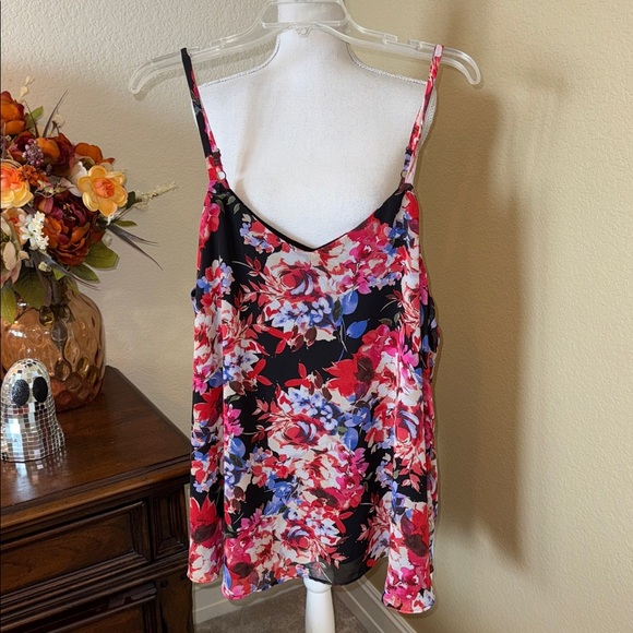 Torrid Red and Pink Floral Camisole Top Blouse Tank Shirt Sz 2X - Picture 3 of 4